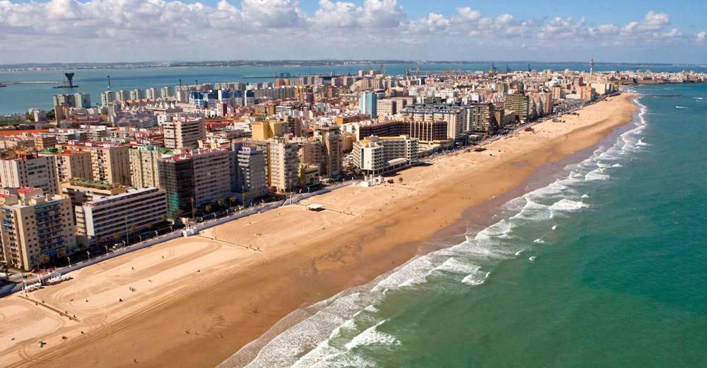 Апартаменты Cadiz Centro Goleta Loft By C.Dreams Экстерьер фото